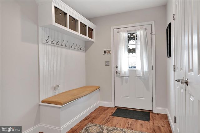 413 SUNRISE DR, Fredericksburg, PA 17026