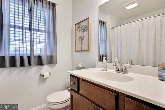 413 SUNRISE DR, Fredericksburg, PA 17026