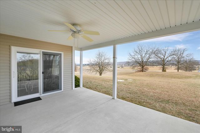 413 SUNRISE DR, Fredericksburg, PA 17026