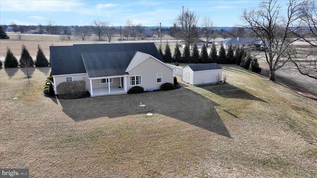 413 SUNRISE DR, Fredericksburg, PA 17026