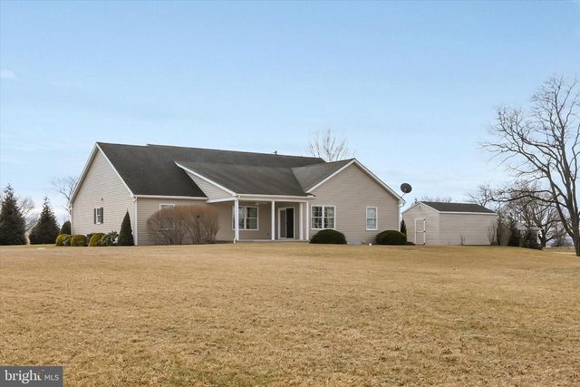 413 SUNRISE DR, Fredericksburg, PA 17026