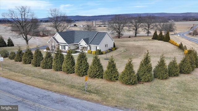 413 SUNRISE DR, Fredericksburg, PA 17026