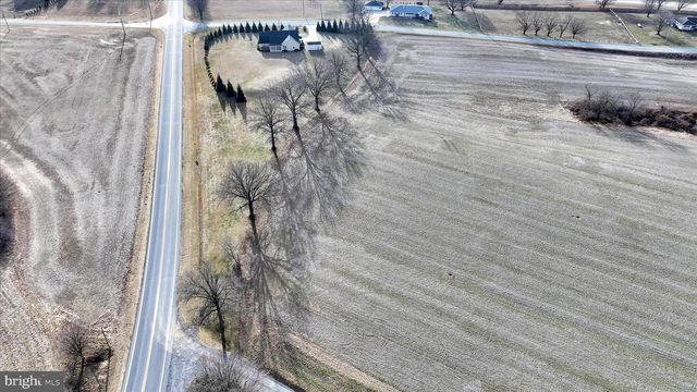 413 SUNRISE DR, Fredericksburg, PA 17026