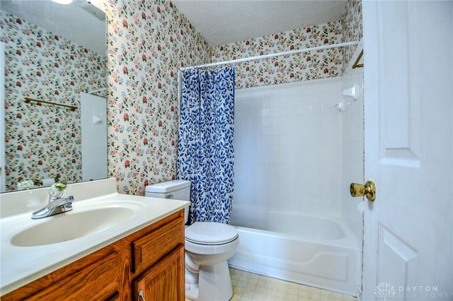 1584 Farrington Drive, Kettering, OH 45420