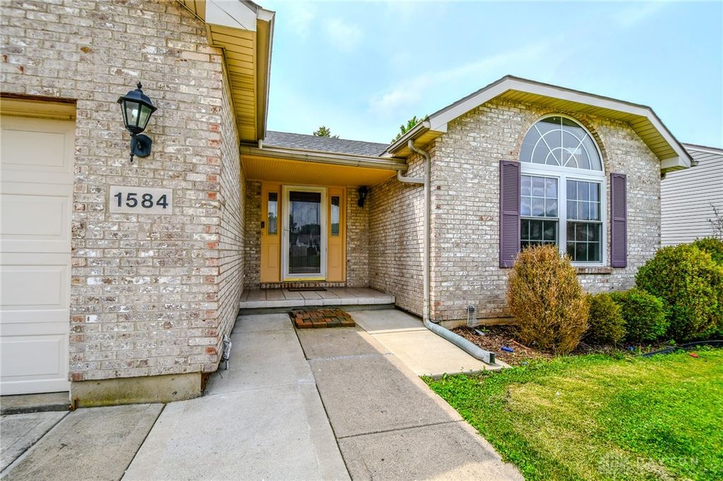 1584 Farrington Drive, Kettering, OH 45420