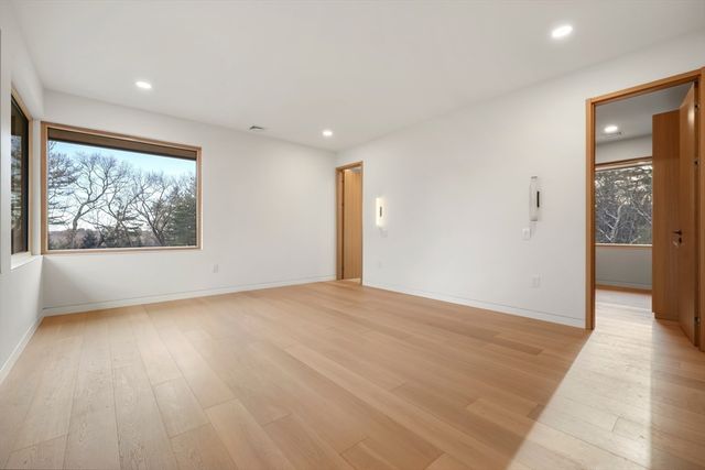 12 Robin Rd, Weston, MA 02493