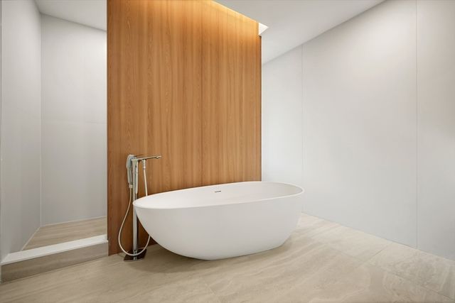 12 Robin Rd, Weston, MA 02493