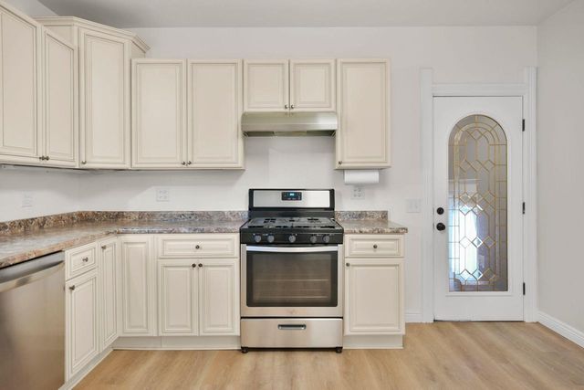 159 S High Street, Janesville, WI 53548