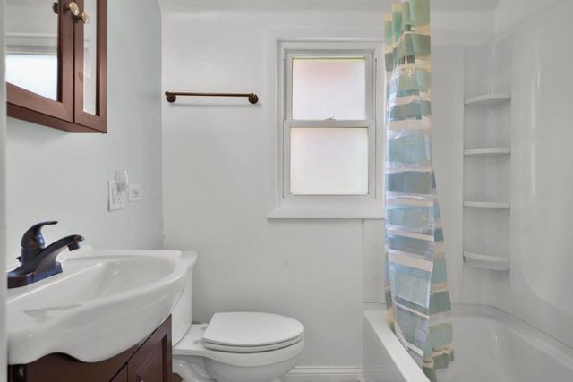 159 S High Street, Janesville, WI 53548