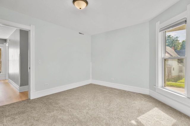 159 S High Street, Janesville, WI 53548