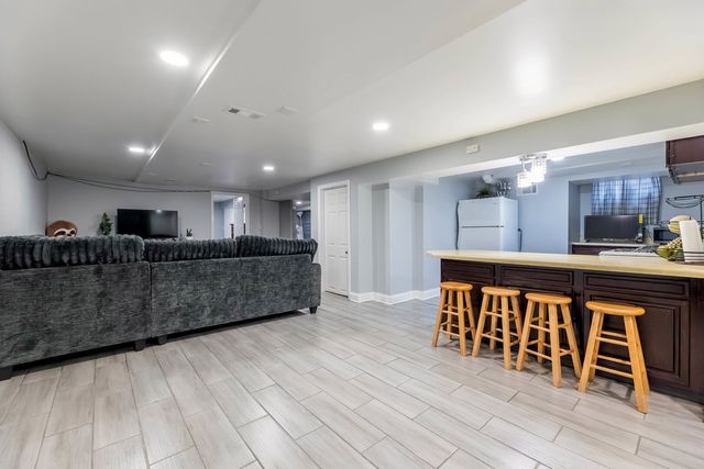 14524 S Campbell Avenue, Posen, IL 60469