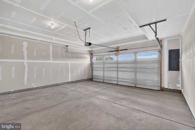 8116 INDEPENDENCE DR, Spotsylvania, VA 22553