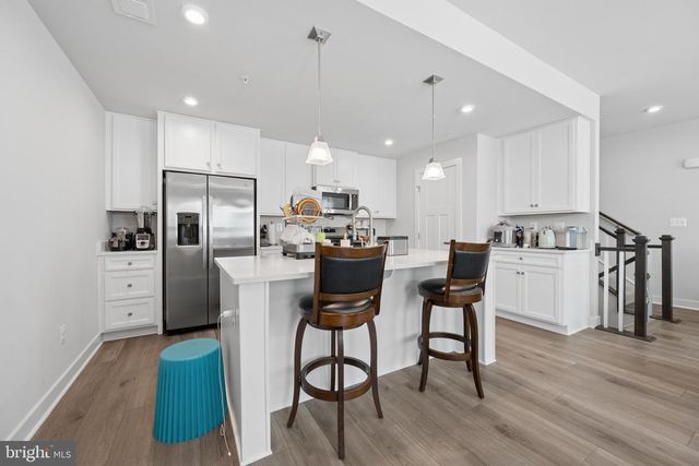 42587 PITLOCHRY DR, Sterling, VA 20166
