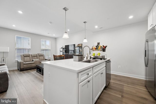 42587 PITLOCHRY DR, Sterling, VA 20166