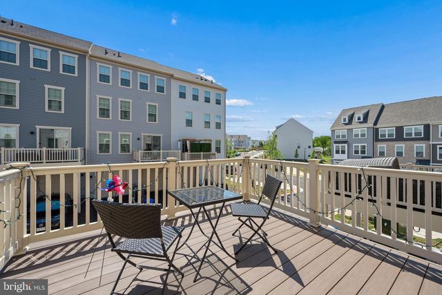 42587 PITLOCHRY DR, Sterling, VA 20166