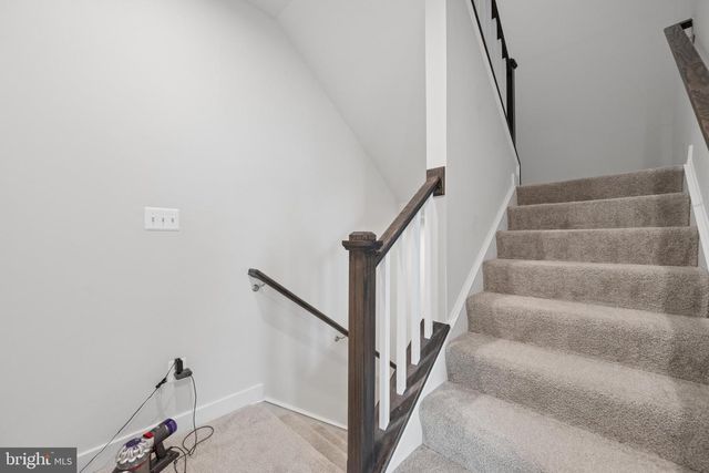42587 PITLOCHRY DR, Sterling, VA 20166