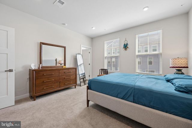 42587 PITLOCHRY DR, Sterling, VA 20166