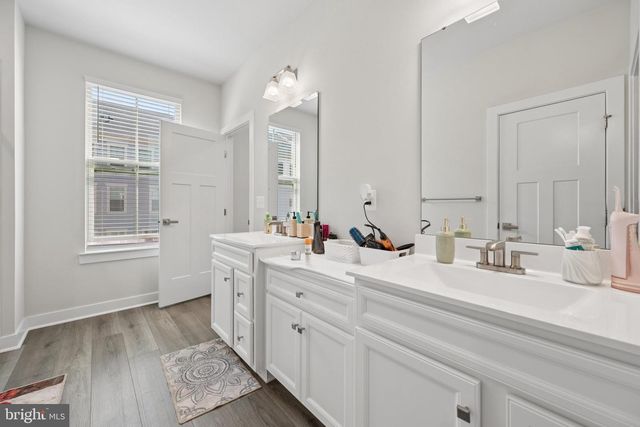 42587 PITLOCHRY DR, Sterling, VA 20166