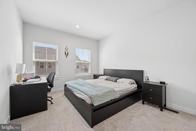 42587 PITLOCHRY DR, Sterling, VA 20166