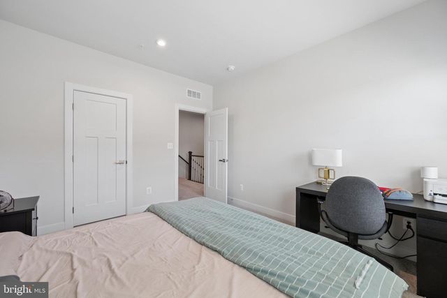 42587 PITLOCHRY DR, Sterling, VA 20166