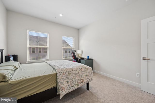 42587 PITLOCHRY DR, Sterling, VA 20166
