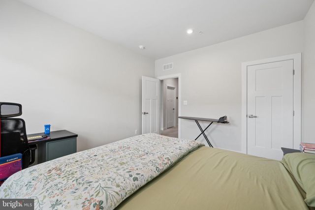 42587 PITLOCHRY DR, Sterling, VA 20166
