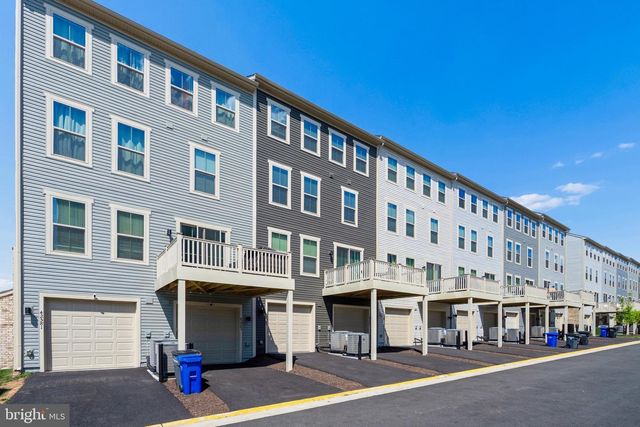 42587 PITLOCHRY DR, Sterling, VA 20166