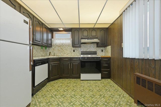 48 E 1st Street, Freeport, NY 11520