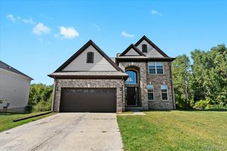 1307 Park Ridge Pointe, Grand Blanc, MI 48439