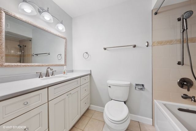 7532 Sheridan Drive, Willowbrook, IL 60527