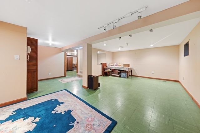 7532 Sheridan Drive, Willowbrook, IL 60527