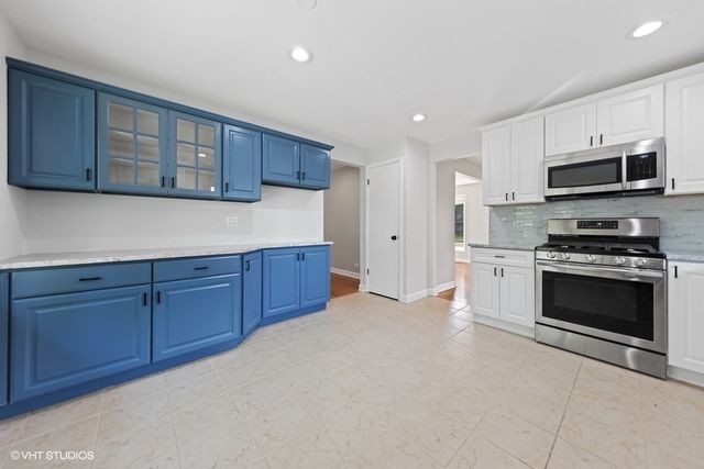 7532 Sheridan Drive, Willowbrook, IL 60527