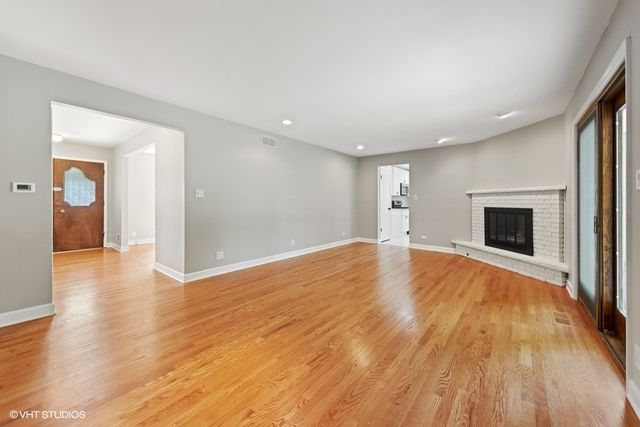 7532 Sheridan Drive, Willowbrook, IL 60527