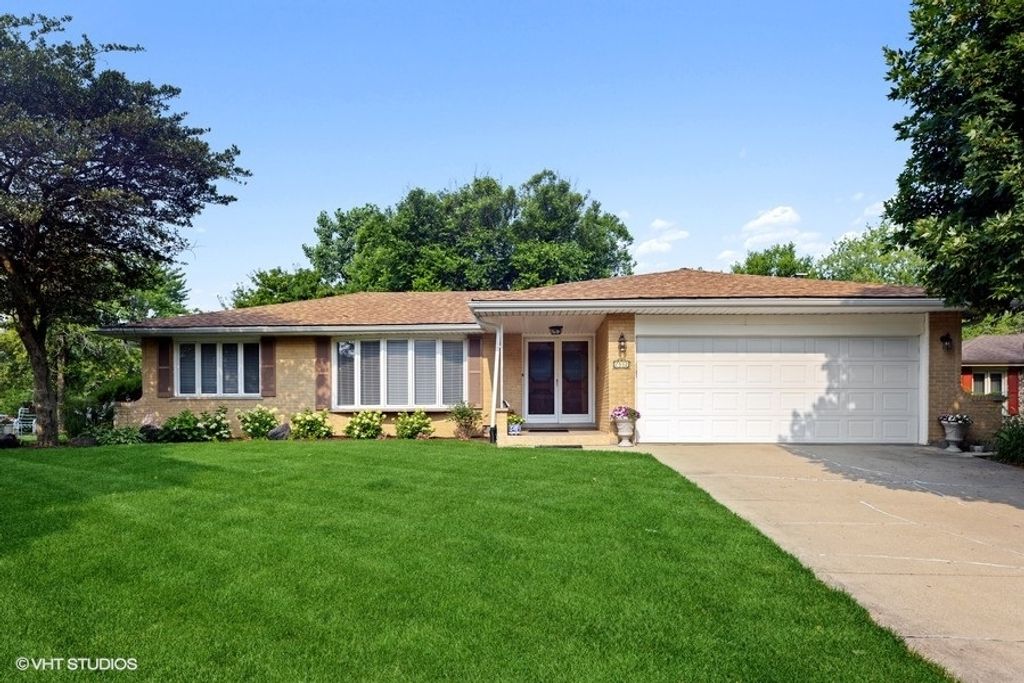 7532 Sheridan Drive, Willowbrook, IL 60527