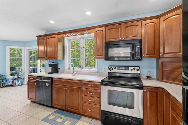 17 Stanley Pond Drive, Rochester, NH 03839