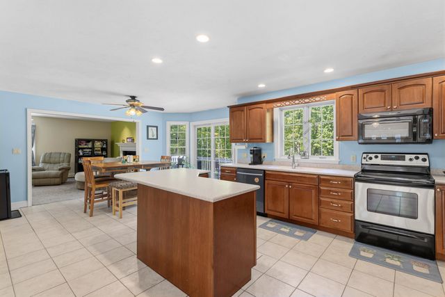 17 Stanley Pond Drive, Rochester, NH 03839