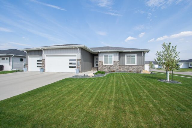 5674 43rd Street S, Fargo, ND 58104