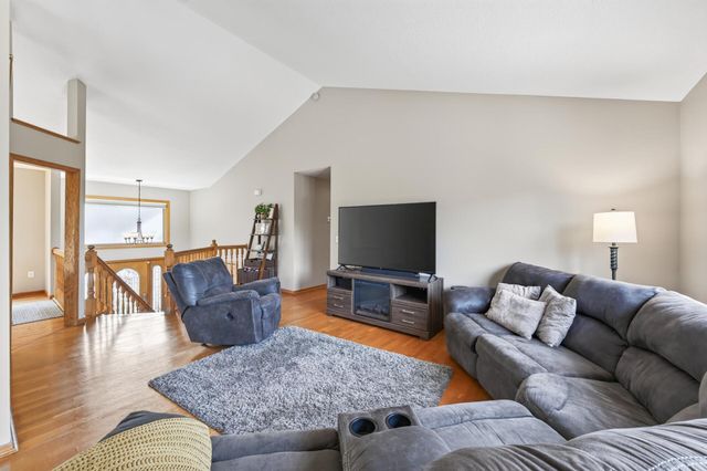 5440 141st Court N, Hugo, MN 55038