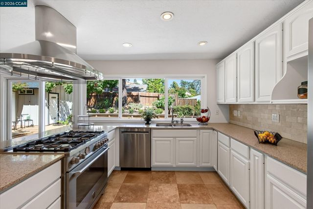 1572 Fieldcrest Dr, Pleasant Hill, CA 94523
