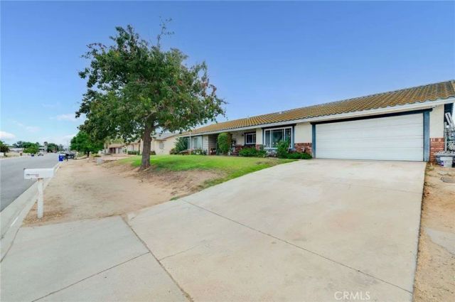 5344 Lucretia, Jurupa Valley, CA 91752