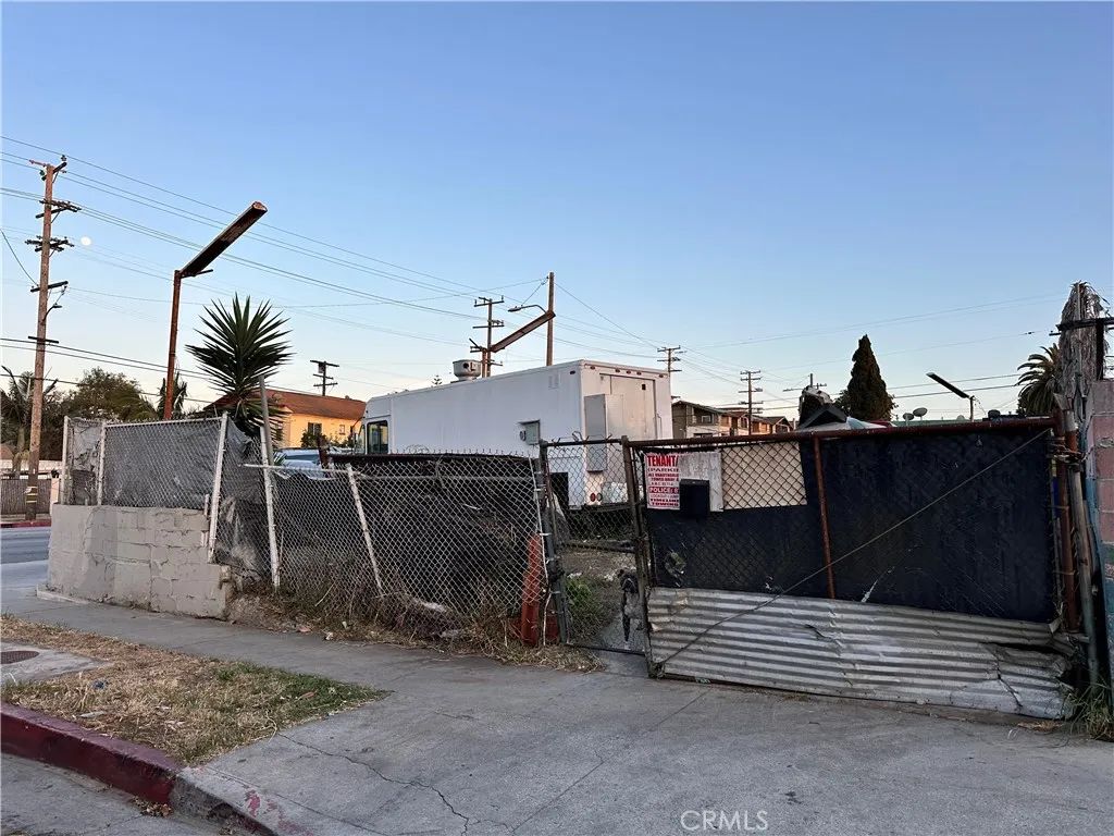 10305 S Normandie, Los Angeles, CA 90044