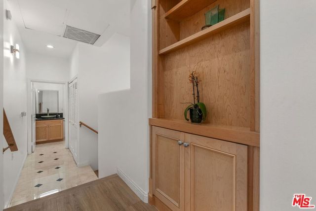 8646 W Olympic Boulevard 204, Los Angeles, CA 90035