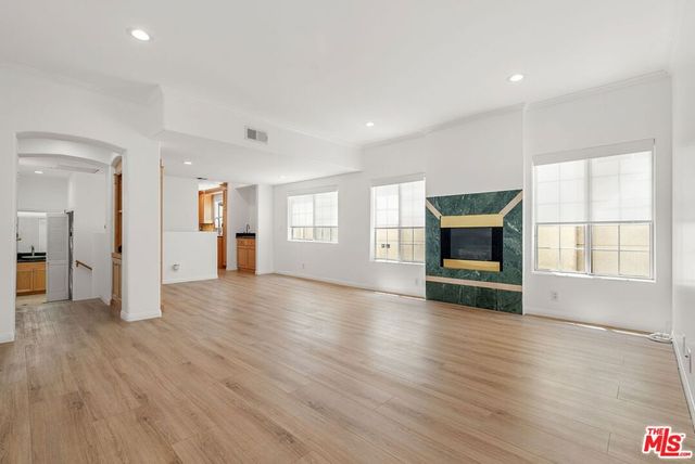 8646 W Olympic Boulevard 204, Los Angeles, CA 90035
