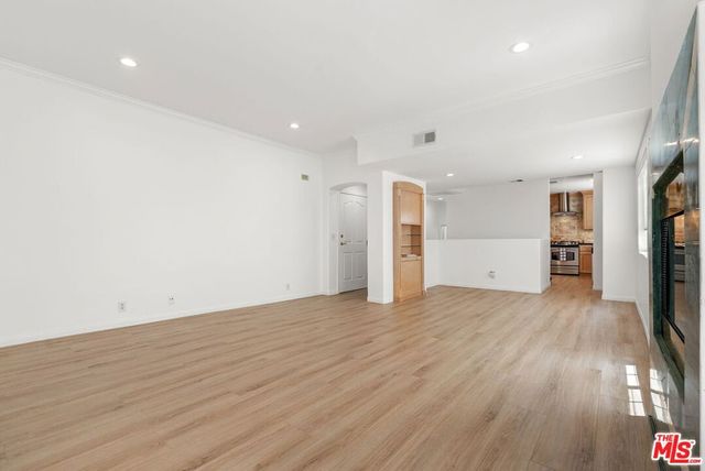 8646 W Olympic Boulevard 204, Los Angeles, CA 90035