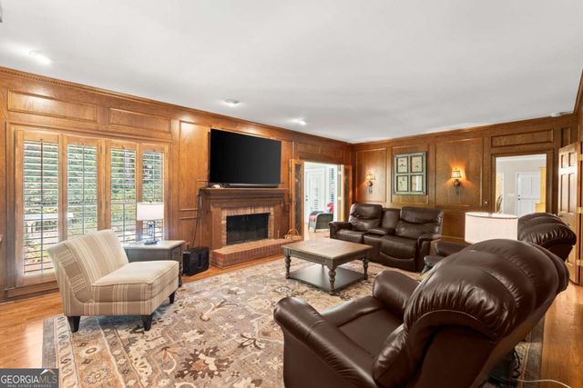 935 Ivy Falls Drive, Sandy Springs, GA 30328