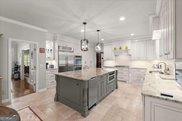 935 Ivy Falls Drive, Sandy Springs, GA 30328
