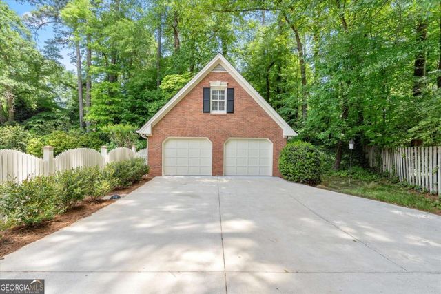 935 Ivy Falls Drive, Sandy Springs, GA 30328