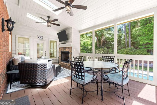 935 Ivy Falls Drive, Sandy Springs, GA 30328