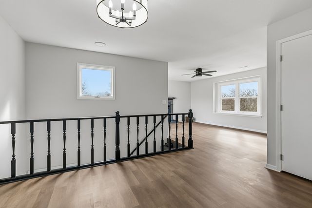 2514 E 51st Street E, Davenport, IA 52807