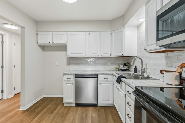 2514 E 51st Street E, Davenport, IA 52807